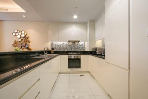 Luxurious One Bedroom Apartment