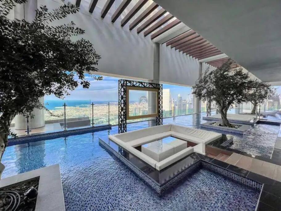 Apartment Luxurious One Bedroom