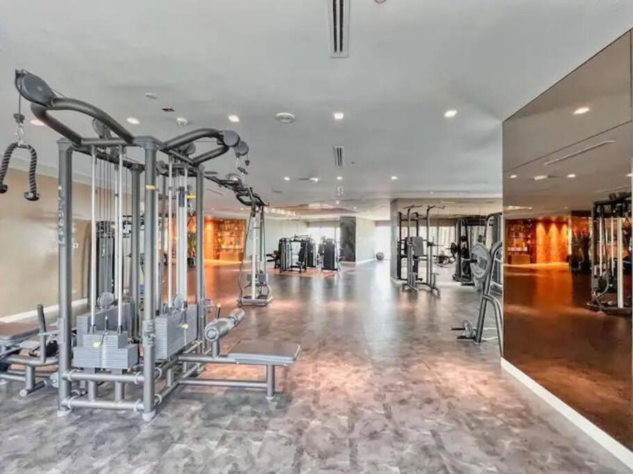 Apartment Luxurious One Bedroom *